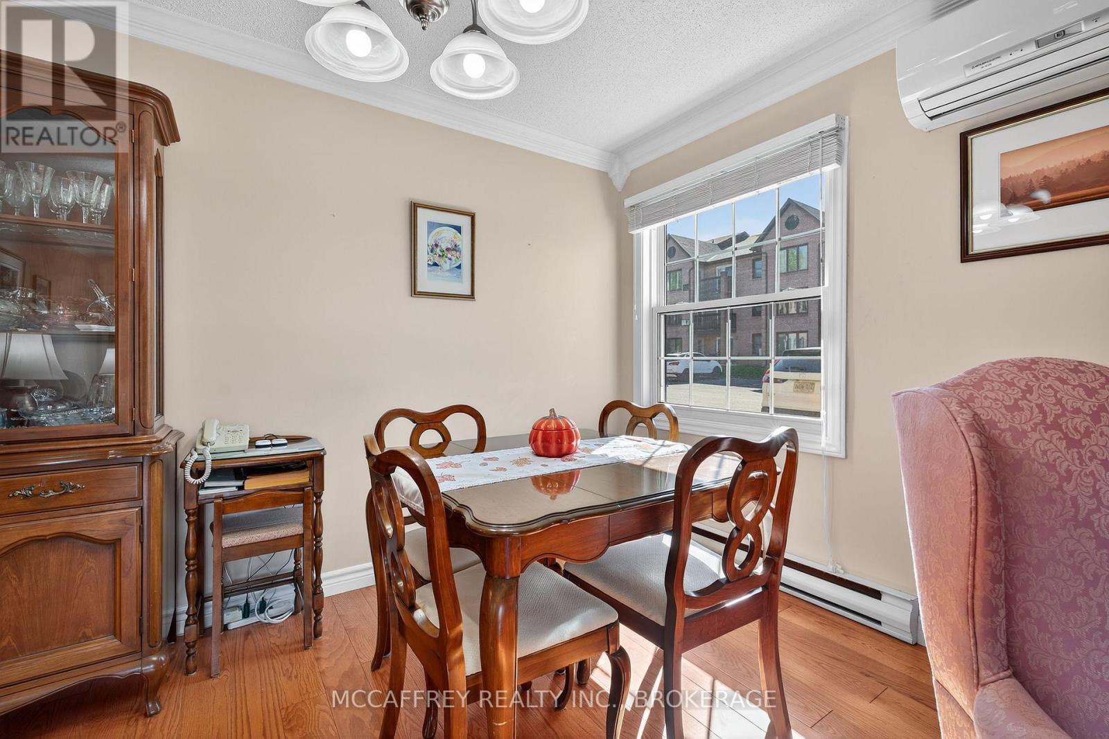 103 - 11 Centre Street S, Greater Napanee (Greater Napanee), ON - Indoor Photo Showing Dining Room