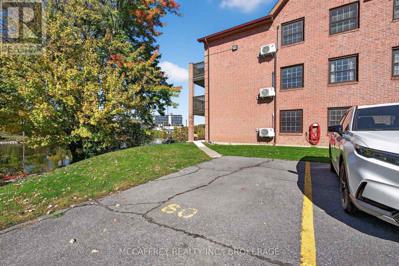 103 - 11 Centre Street S, Greater Napanee (Greater Napanee), ON - Outdoor