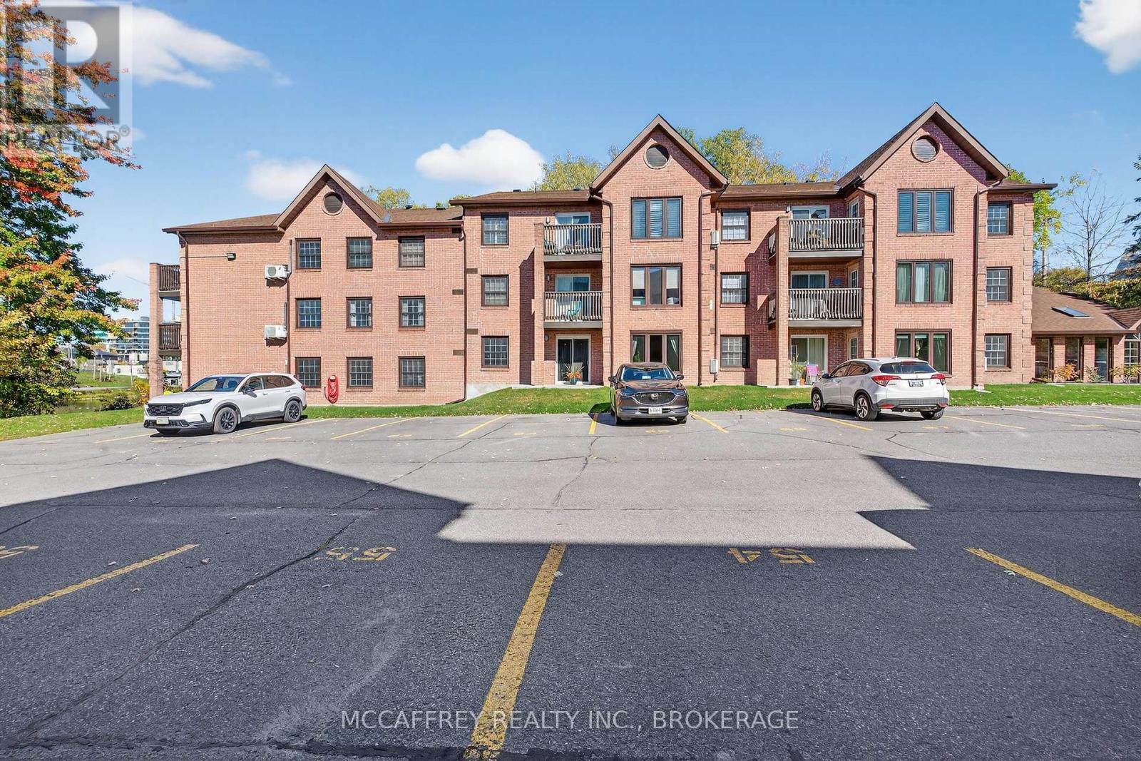 103 - 11 Centre Street S, Greater Napanee (Greater Napanee), ON - Outdoor With Facade