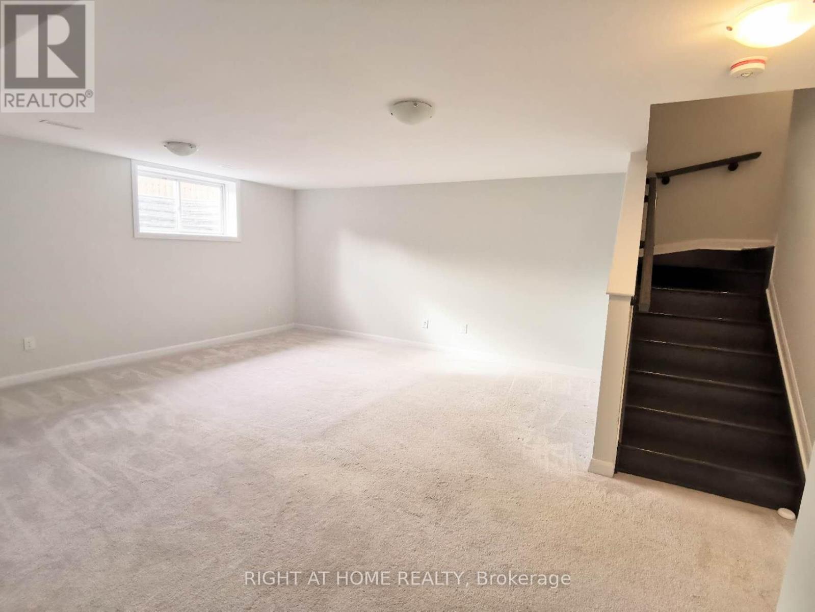 90 Natare Place E, Ottawa, ON - Indoor Photo Showing Other Room