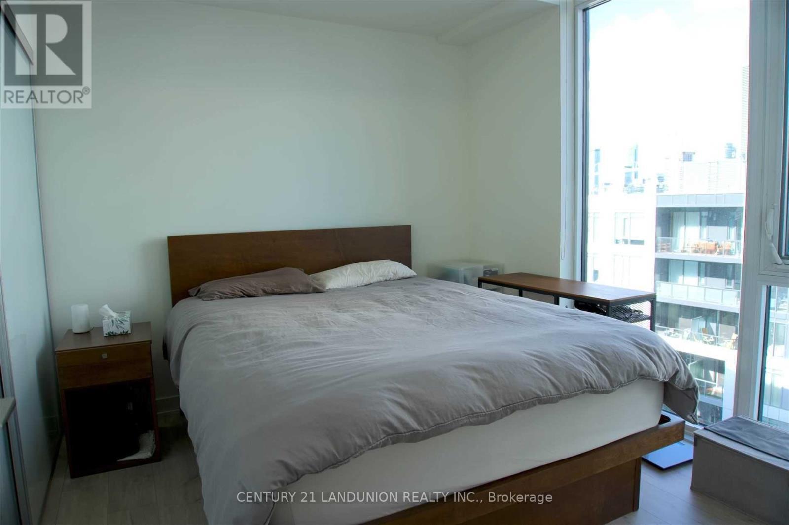 1718 - 27 Bathurst Street W, Toronto, ON - Indoor Photo Showing Bedroom