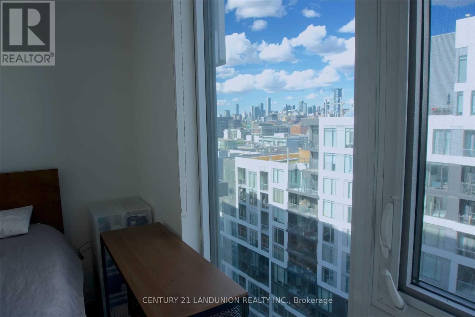 1718 - 27 Bathurst Street W, Toronto, ON -