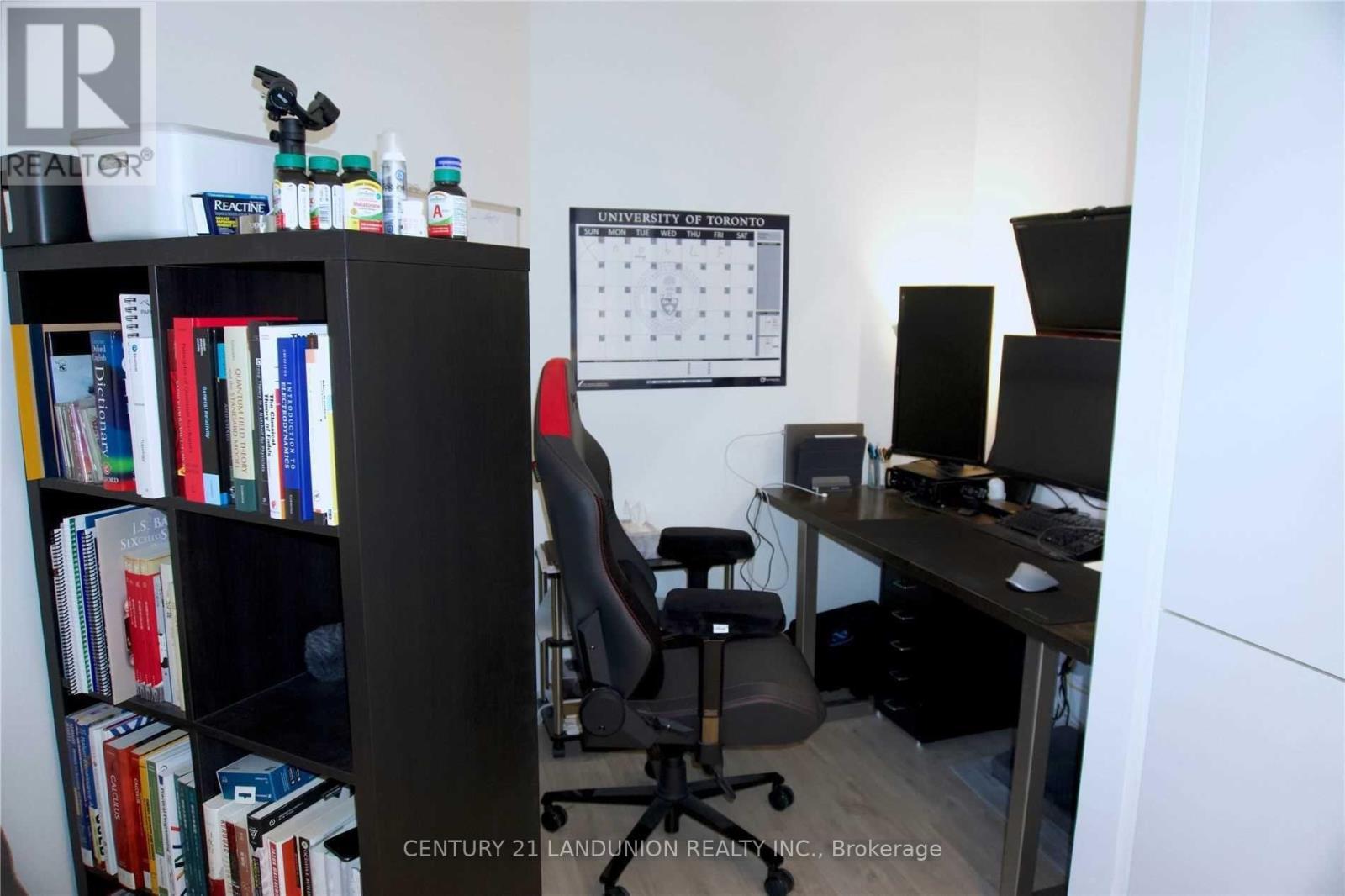 1718 - 27 Bathurst Street W, Toronto, ON - Indoor