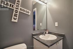 Jack & Jill Bathroom Between Bedrooms 3 And 4 -