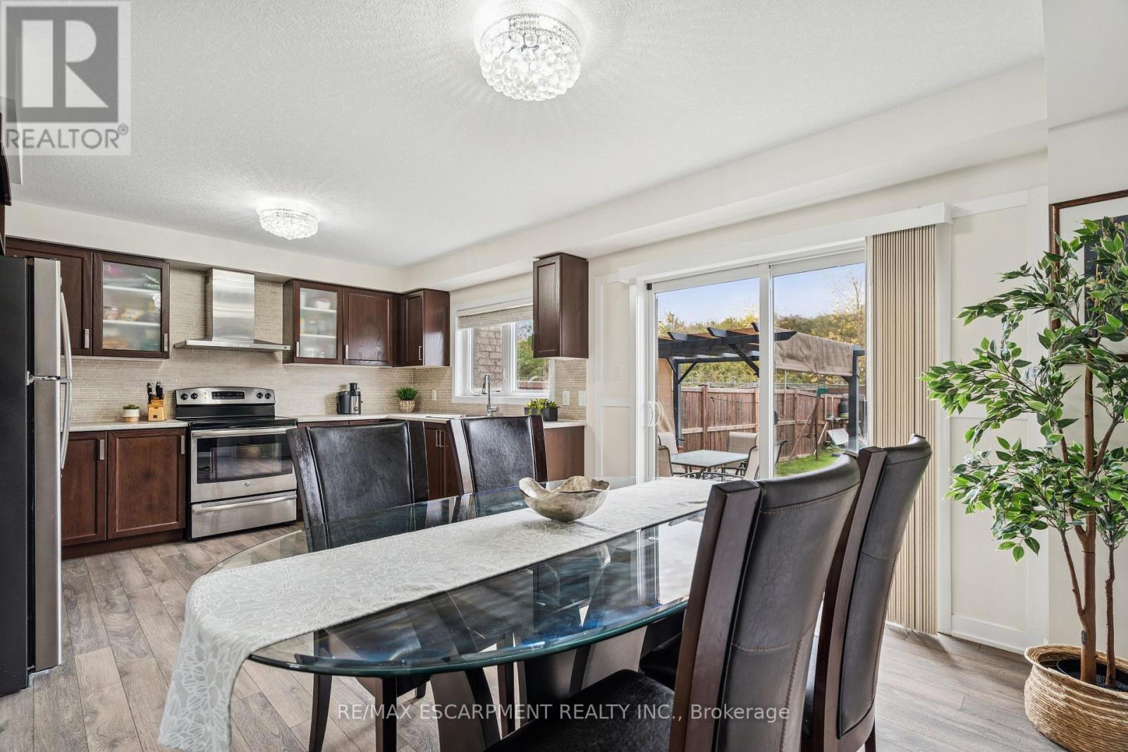 12 Crafter Crescent, Hamilton, ON - Indoor