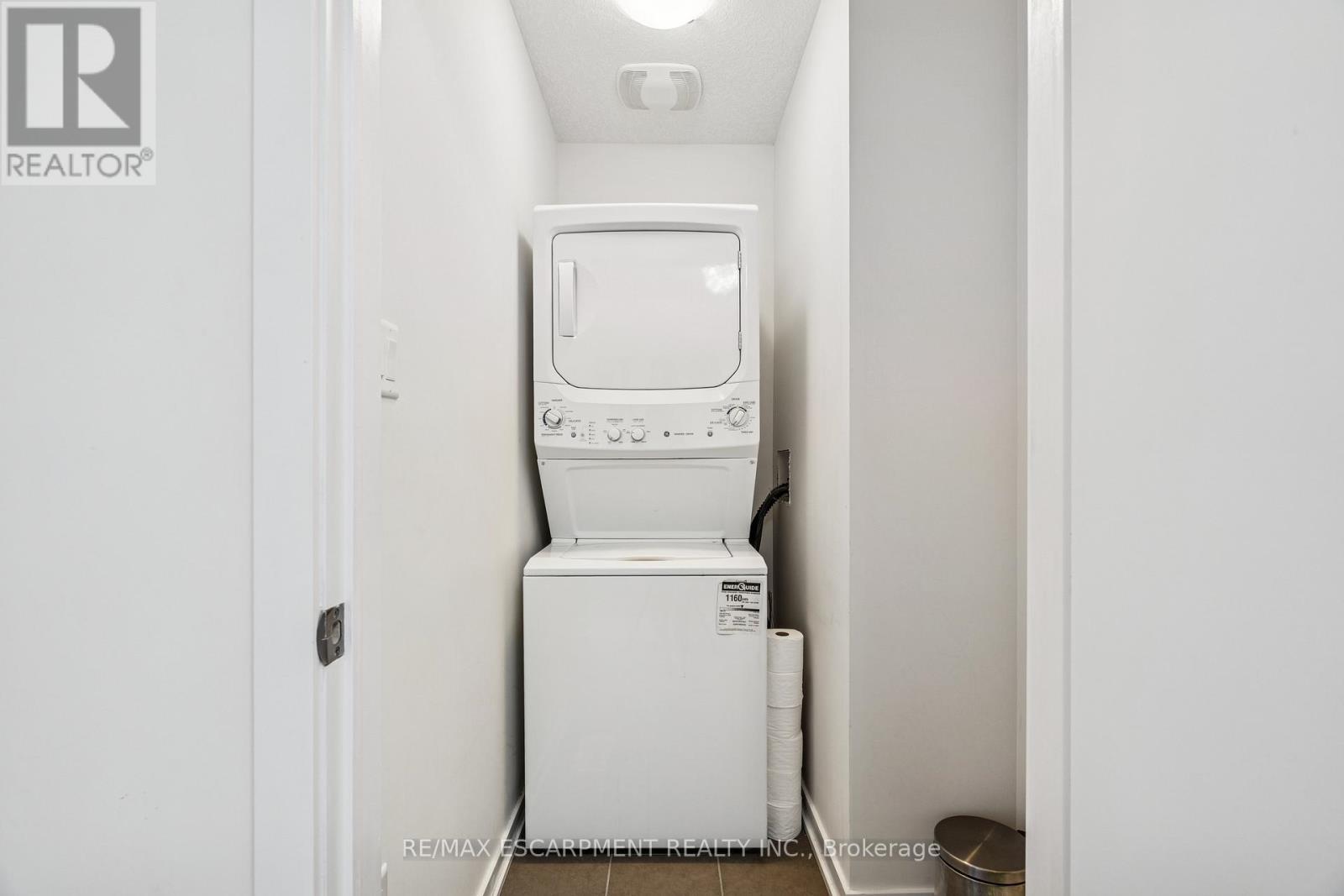 12 Crafter Crescent, Hamilton, ON - Indoor Photo Showing Laundry Room