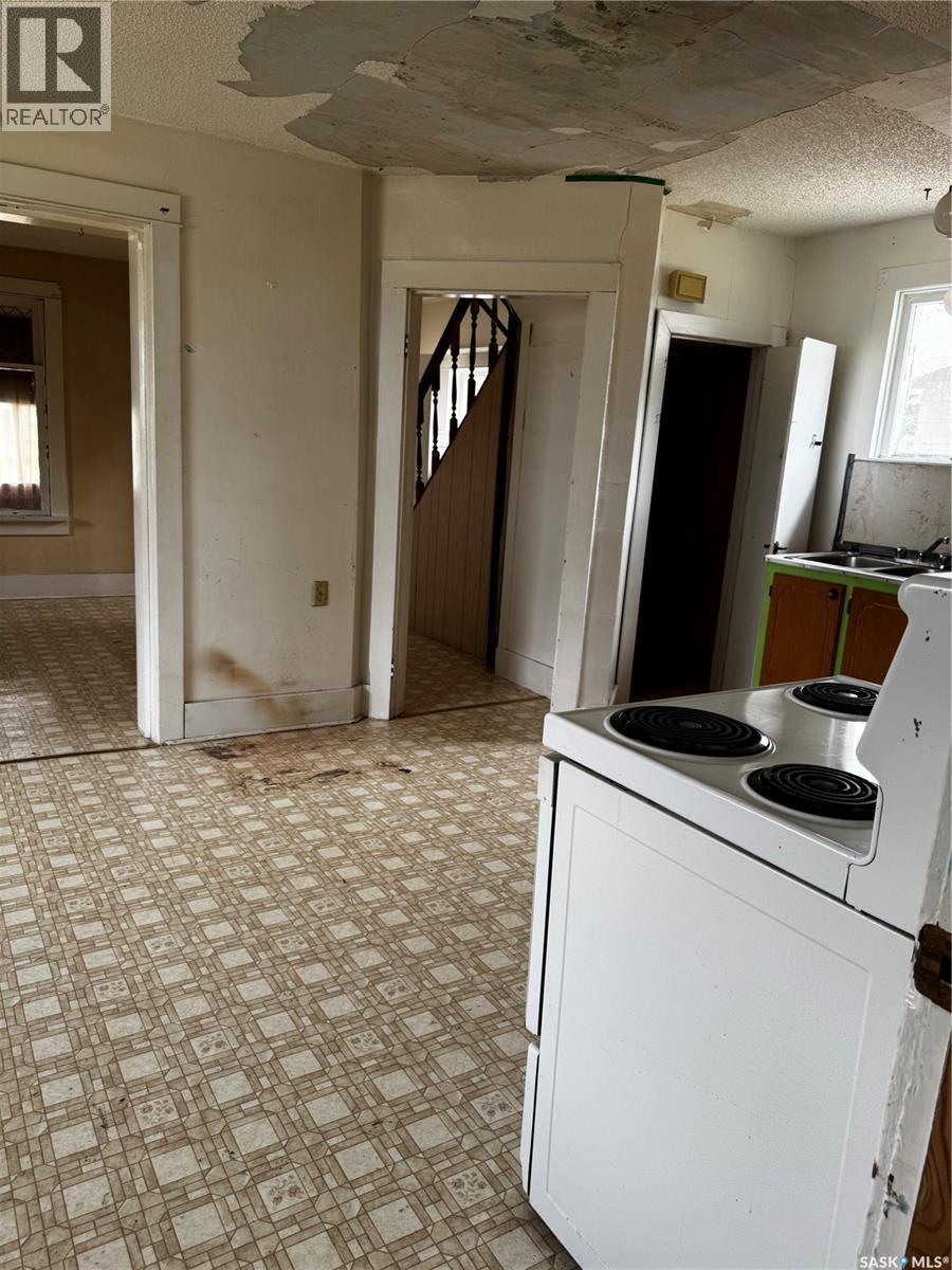 210 2Nd Avenue W, Nokomis, SK - Indoor Photo Showing Other Room