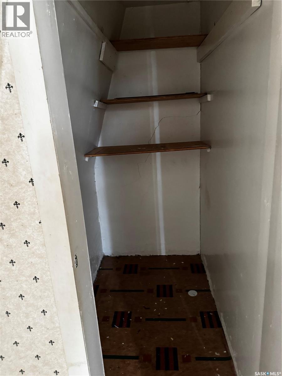 210 2Nd Avenue W, Nokomis, SK - Indoor Photo Showing Garage