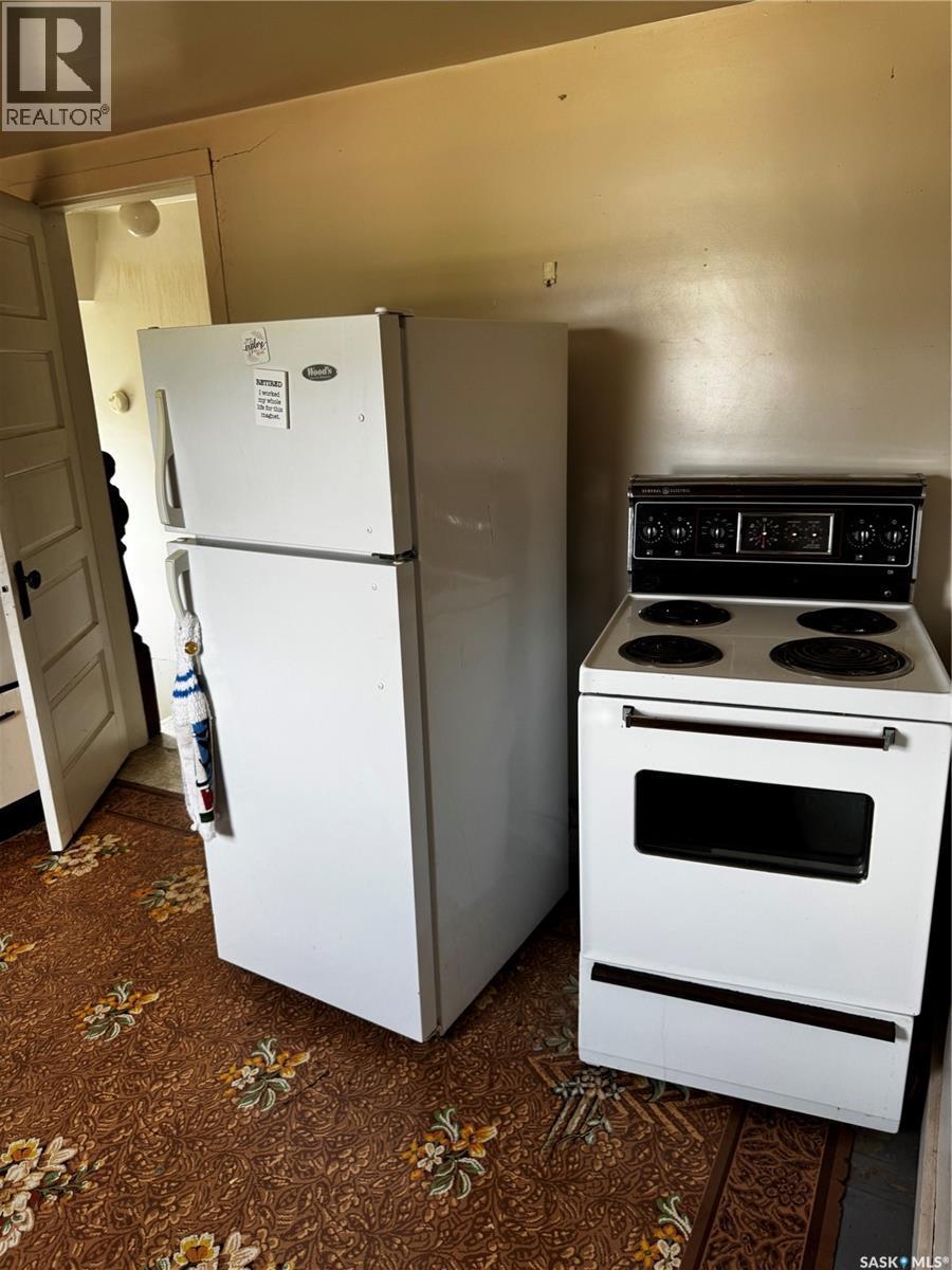 210 2Nd Avenue W, Nokomis, SK - Indoor Photo Showing Kitchen
