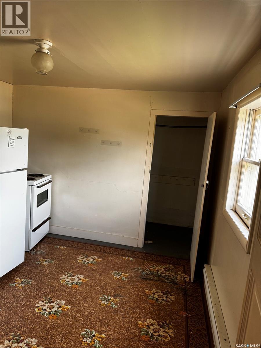 210 2Nd Avenue W, Nokomis, SK - Indoor Photo Showing Kitchen