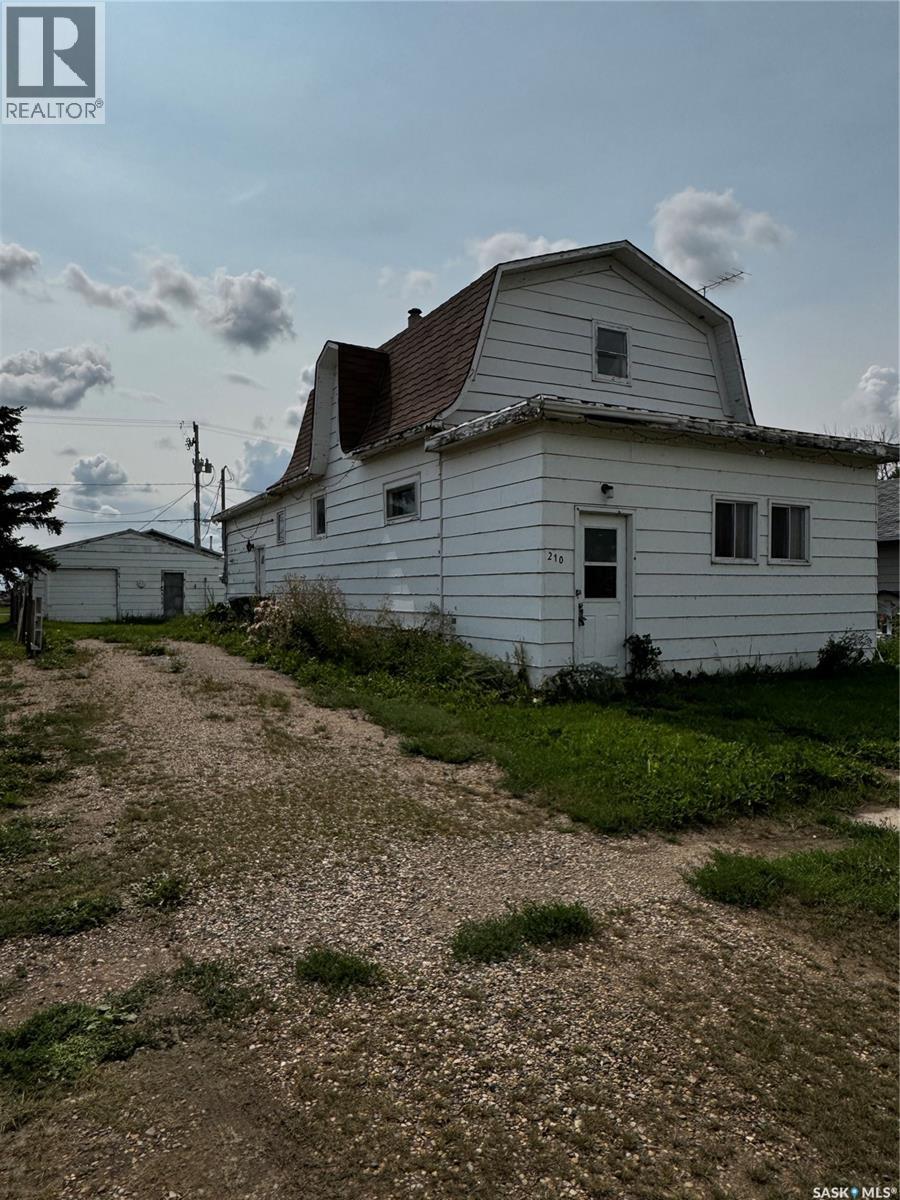 210 2Nd Avenue W, Nokomis, SK - Outdoor