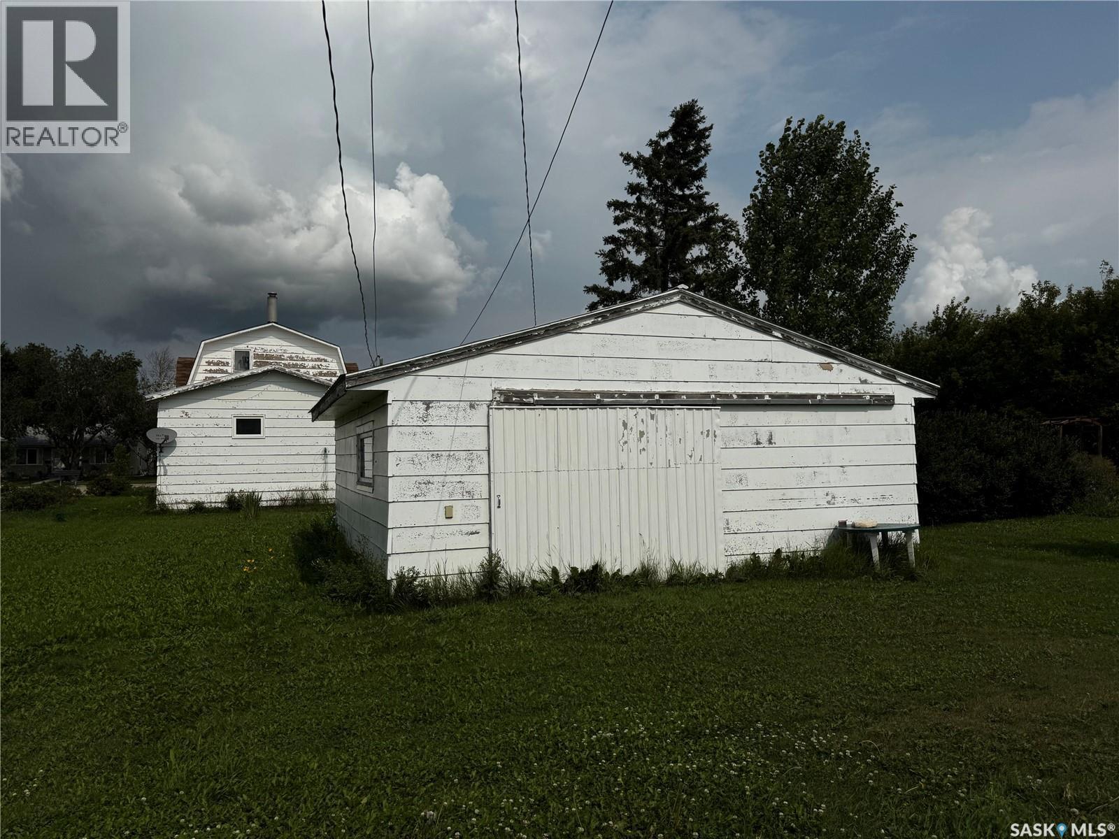 210 2Nd Avenue W, Nokomis, SK - Outdoor