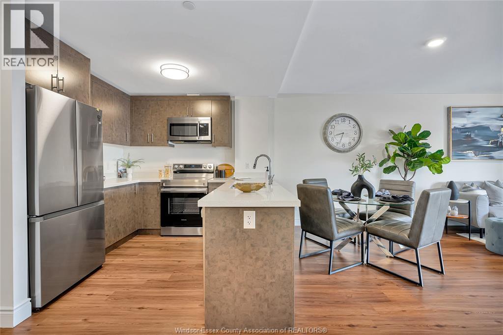 1489 Banwell Unit# 725, Windsor, ON - Indoor Photo Showing Kitchen With Stainless Steel Kitchen With Upgraded Kitchen