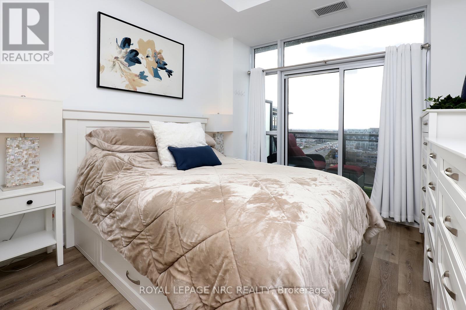 Ph02 - 405 Dundas Street W, Oakville, ON - Indoor Photo Showing Bedroom