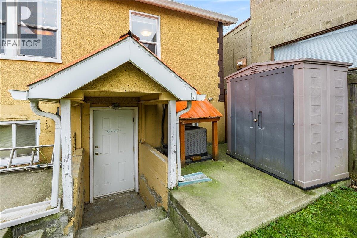 214 11Th Avenue, Castlegar, BC