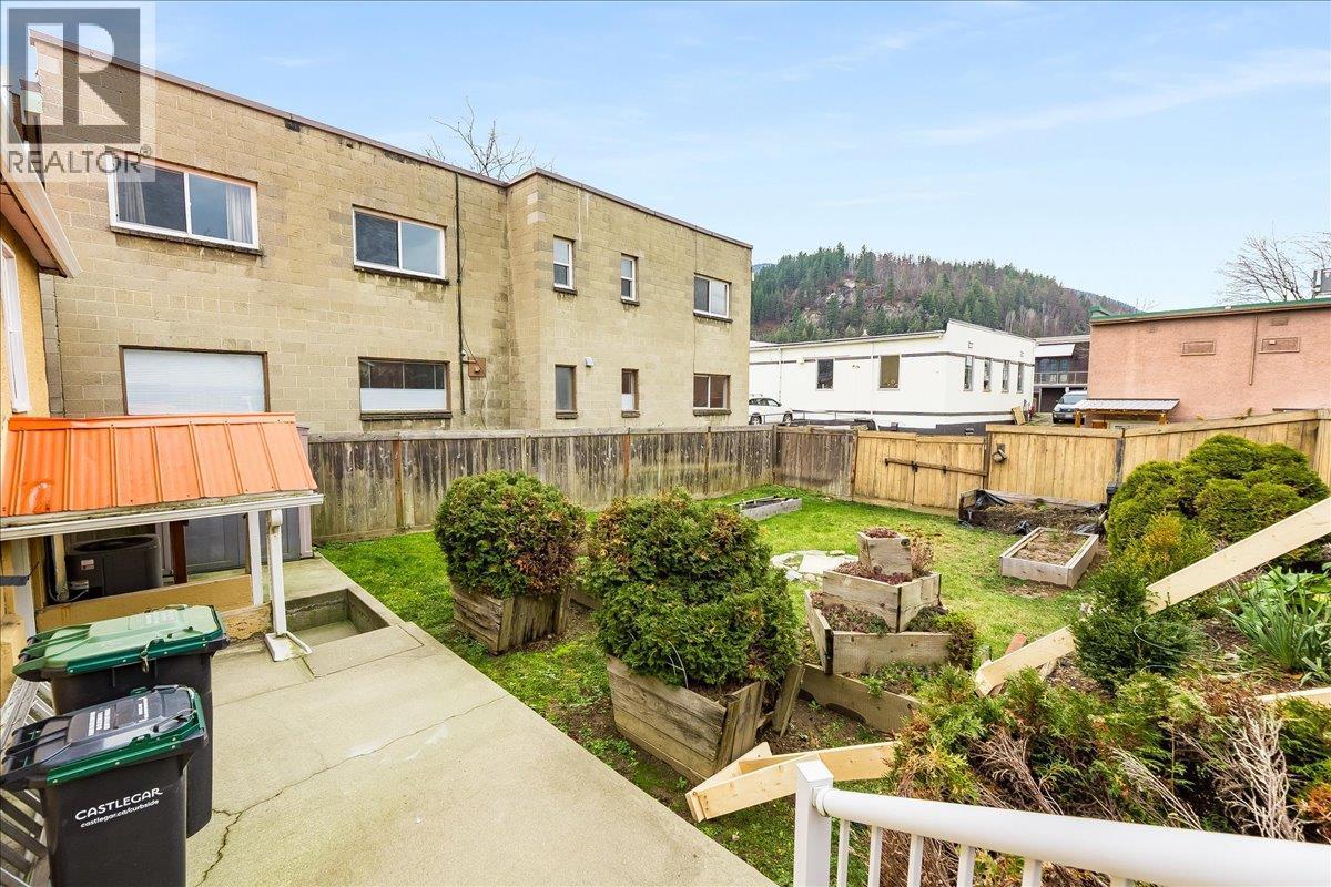 214 11Th Avenue, Castlegar, BC