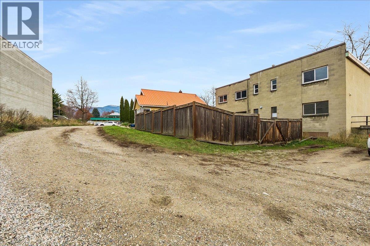 214 11Th Avenue, Castlegar, BC