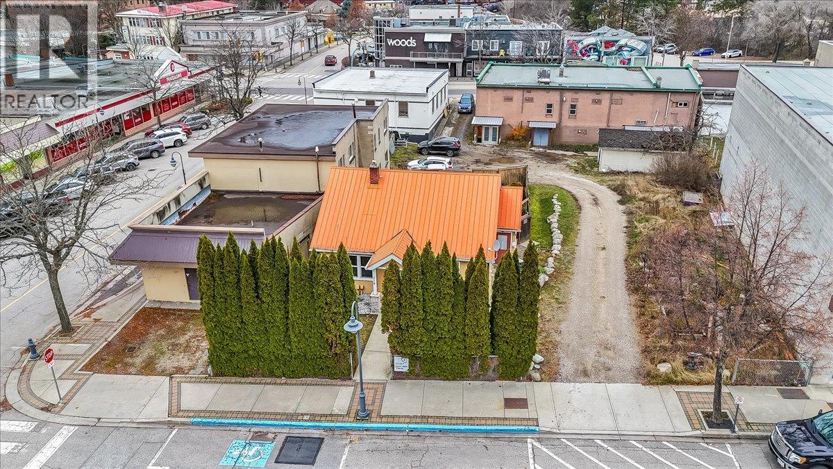 214 11Th Avenue, Castlegar, BC