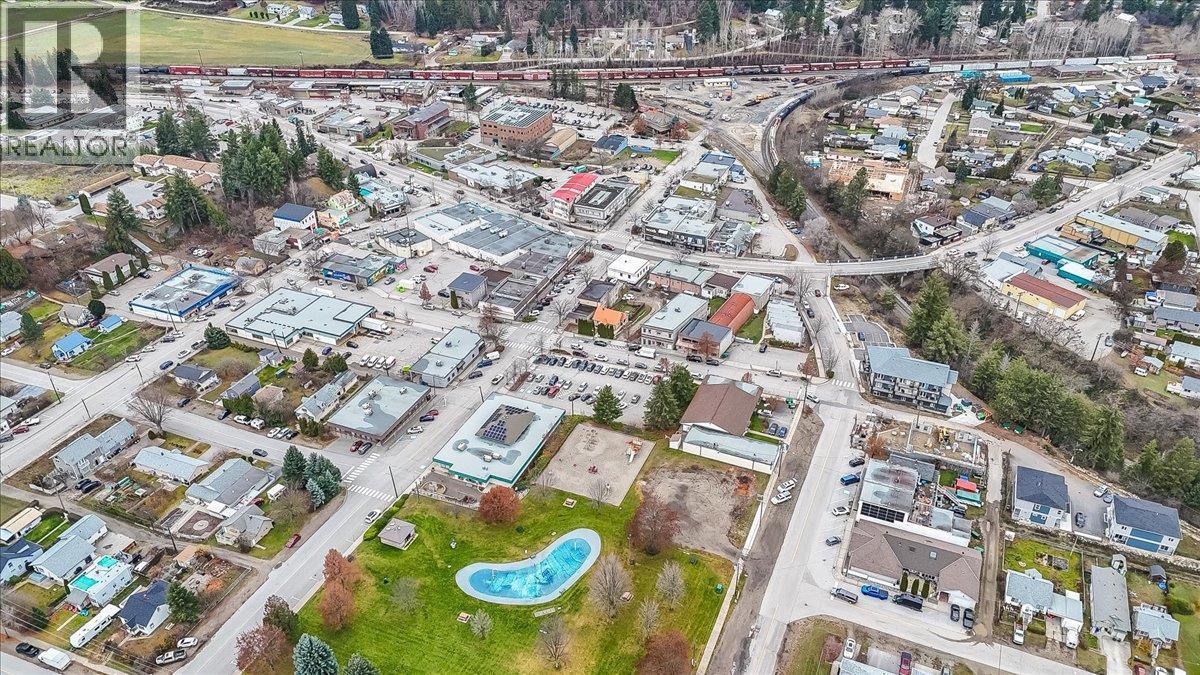 214 11Th Avenue, Castlegar, BC