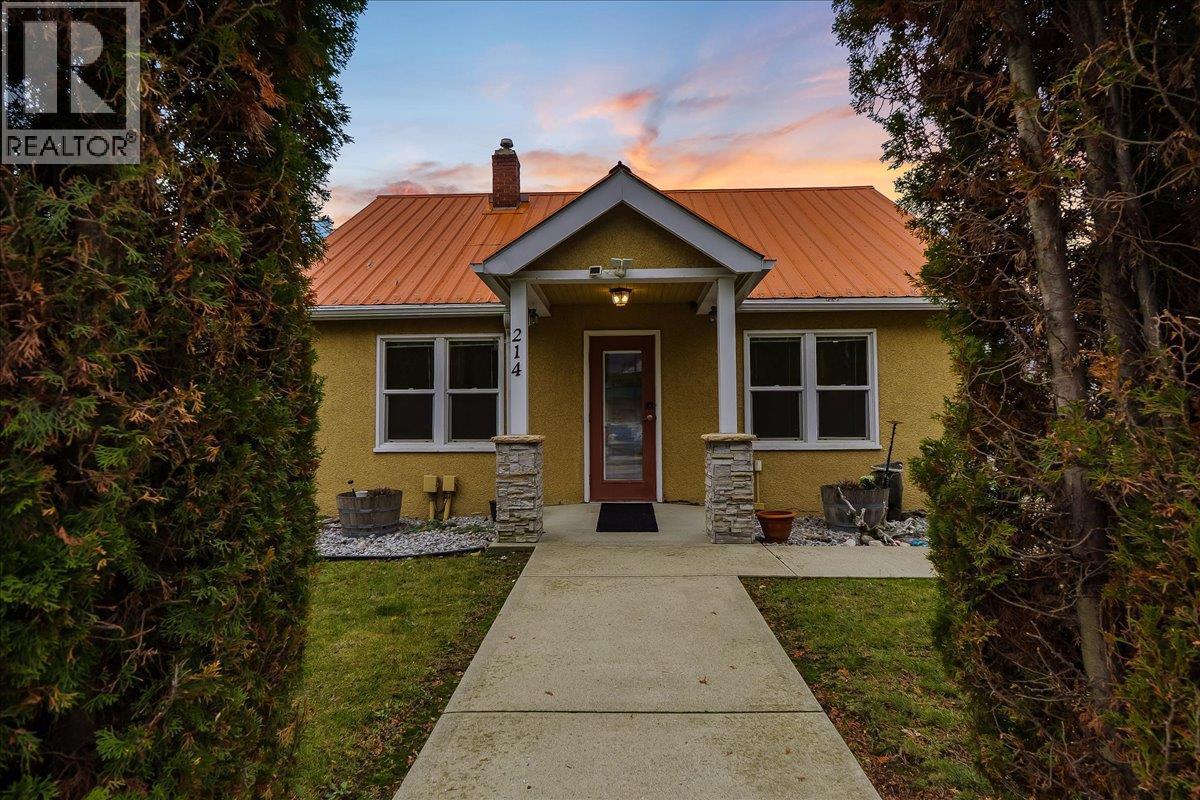 214 11Th Avenue, Castlegar, BC