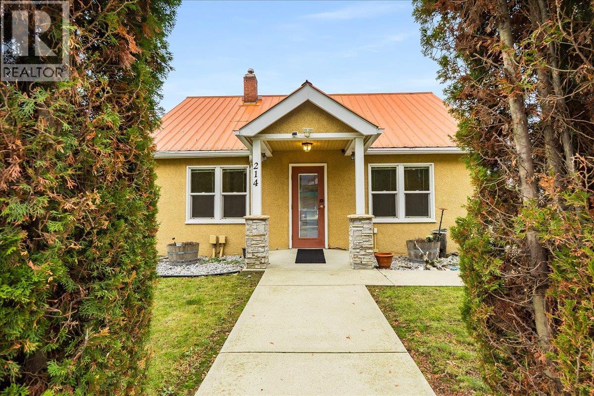 214 11Th Avenue, Castlegar, BC