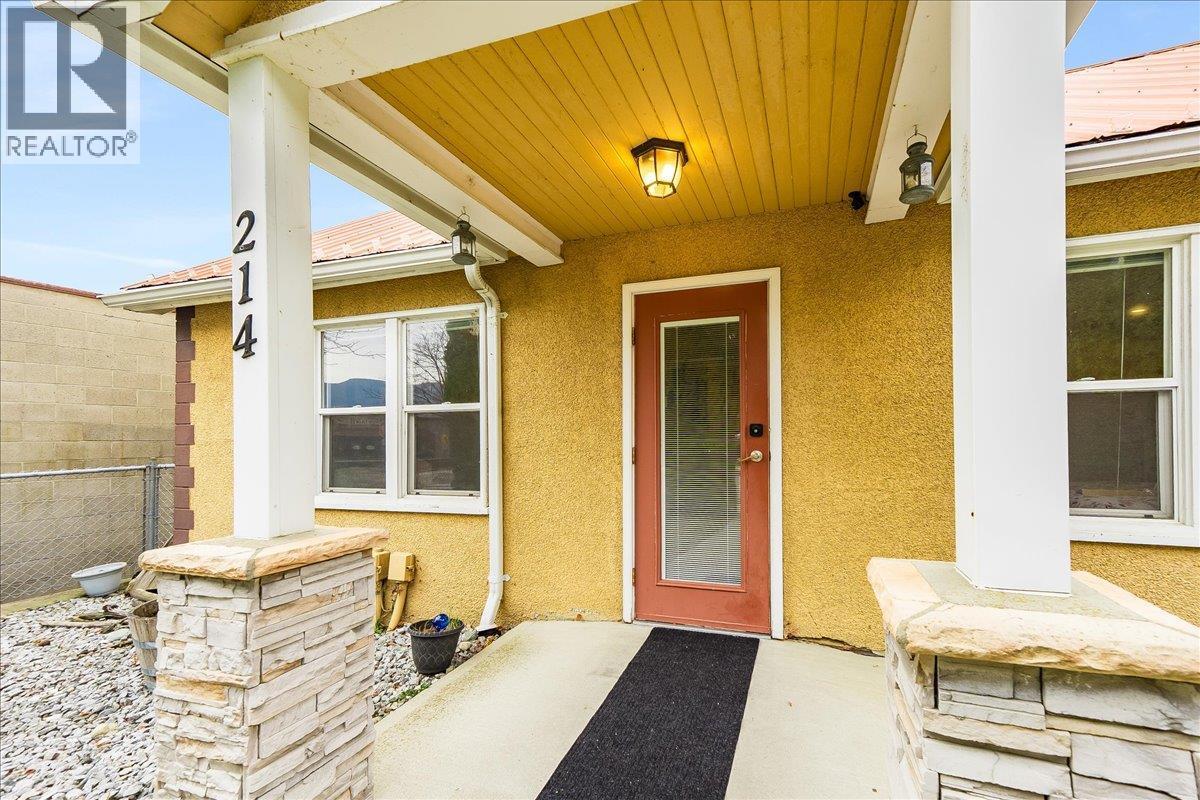 214 11Th Avenue, Castlegar, BC