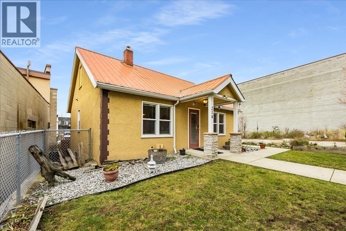 214 11Th Avenue, Castlegar, BC