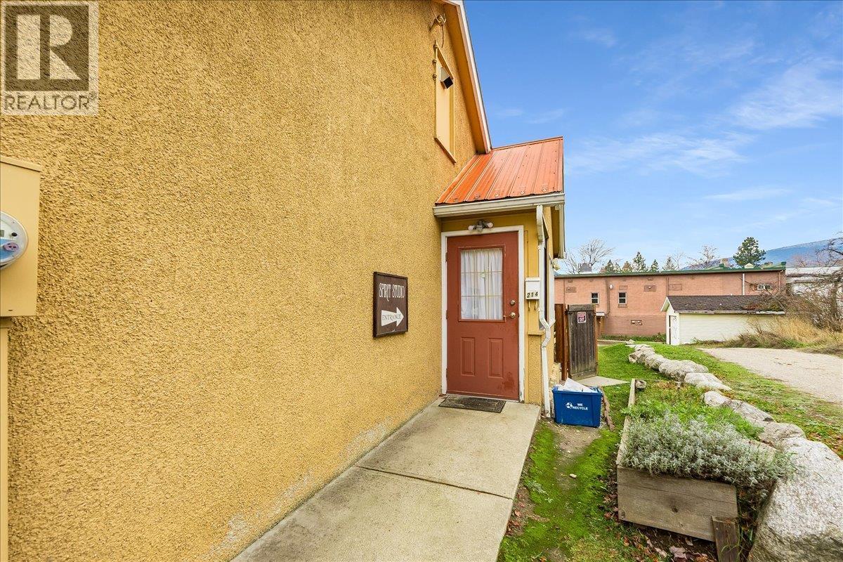 214 11Th Avenue, Castlegar, BC