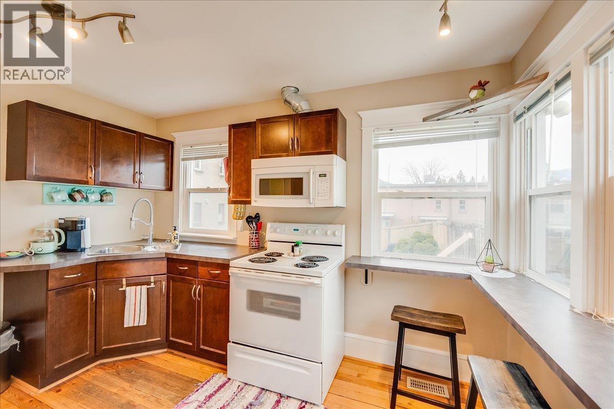 214 11Th Avenue, Castlegar, BC