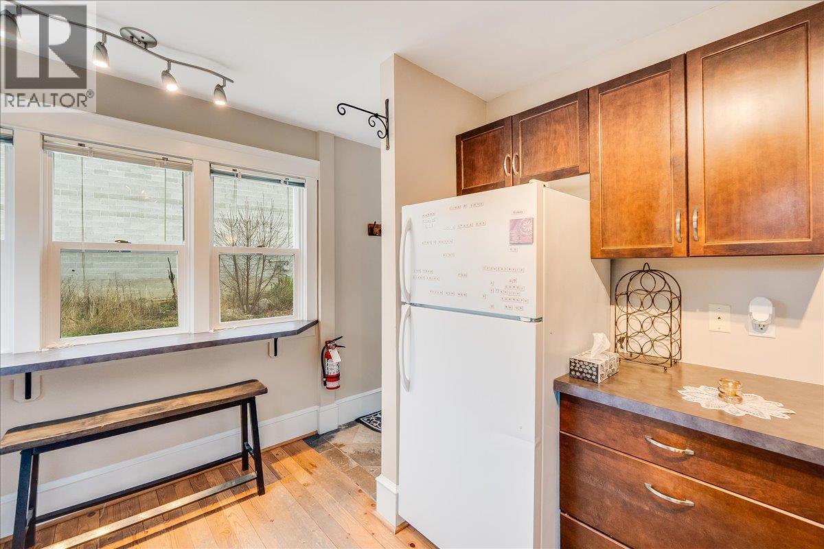 214 11Th Avenue, Castlegar, BC