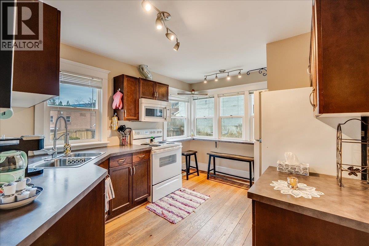 214 11Th Avenue, Castlegar, BC