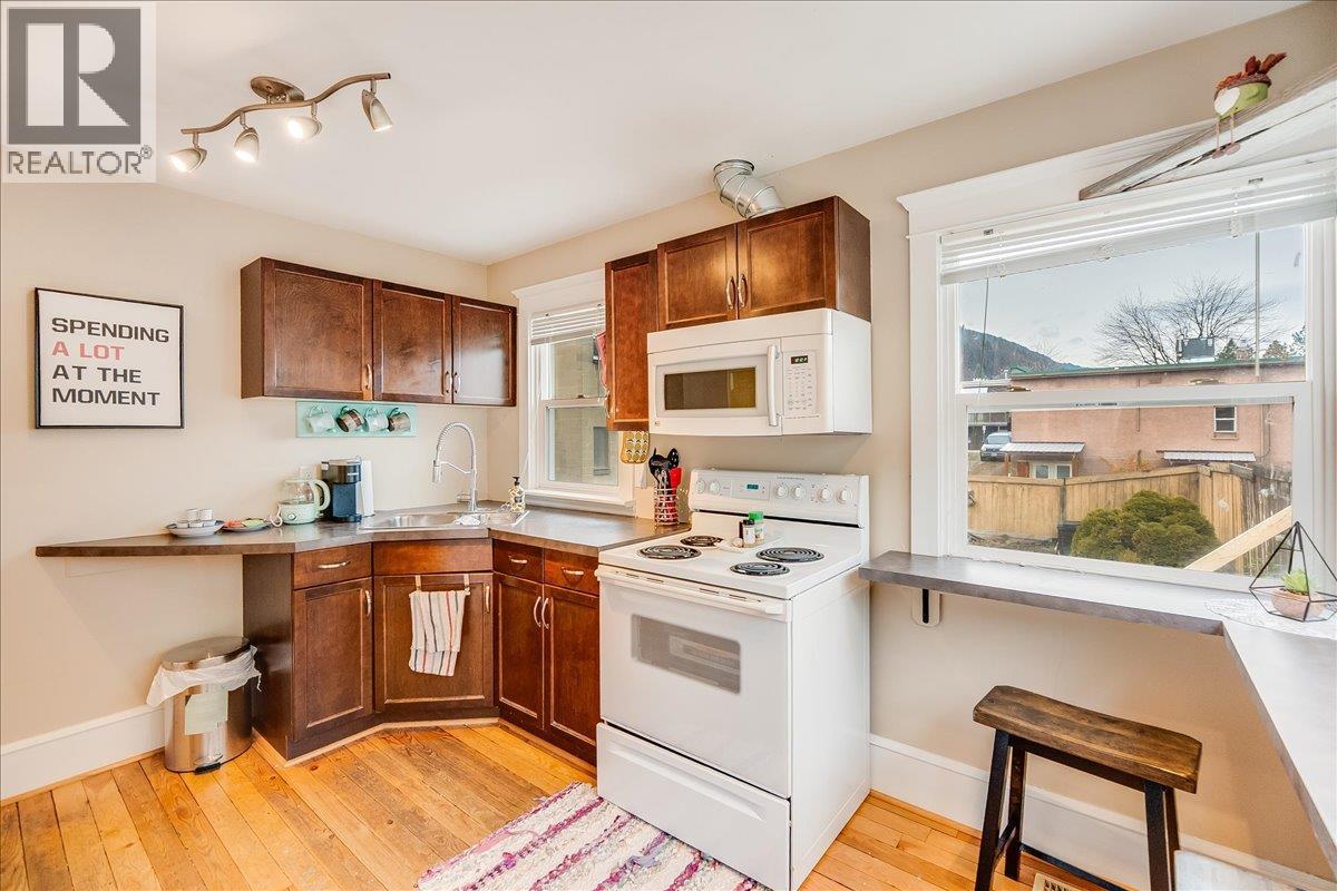 214 11Th Avenue, Castlegar, BC