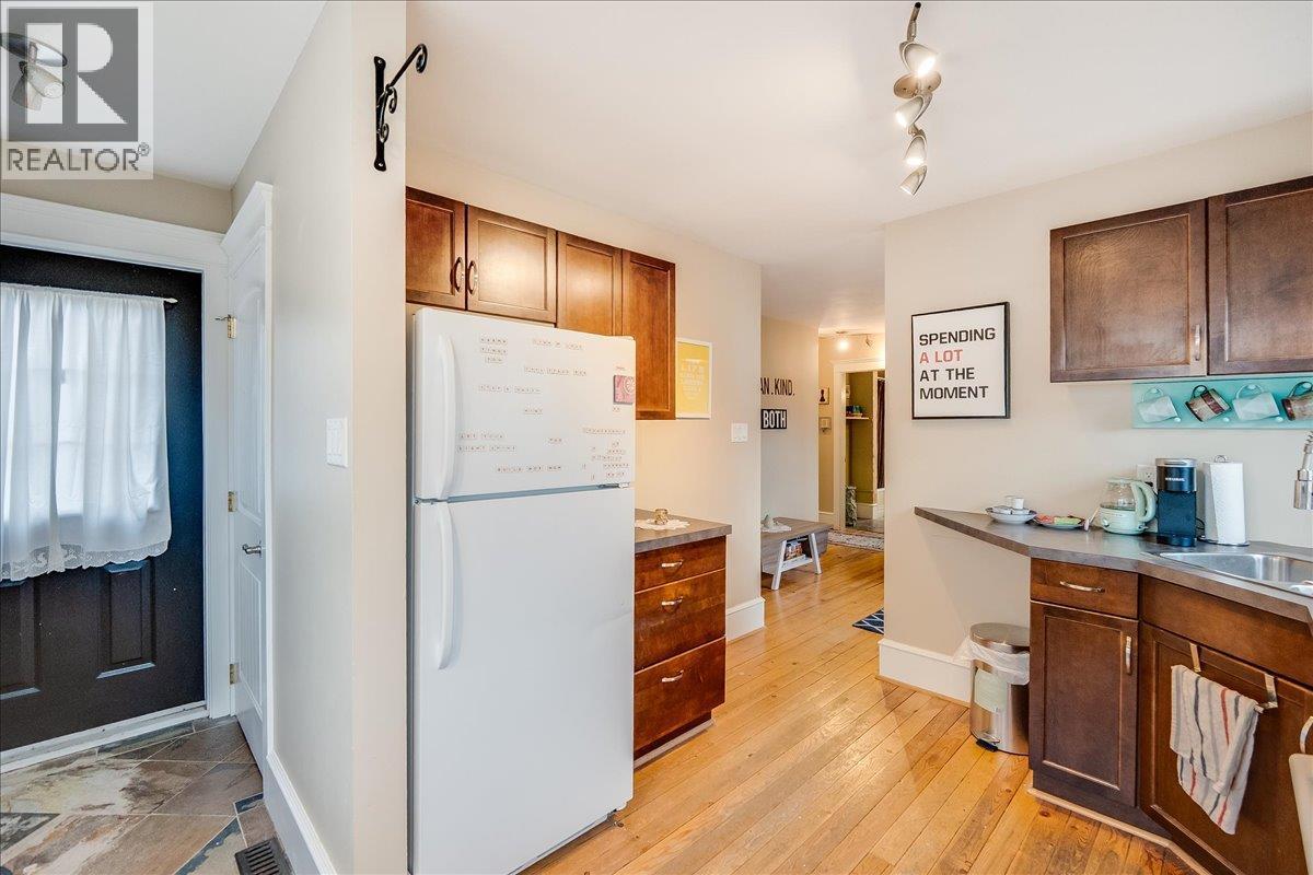 214 11Th Avenue, Castlegar, BC