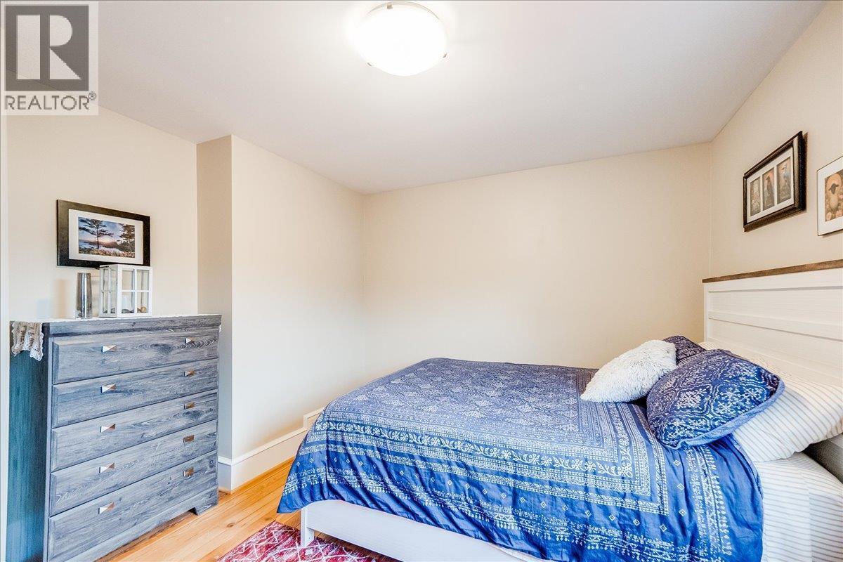 214 11Th Avenue, Castlegar, BC