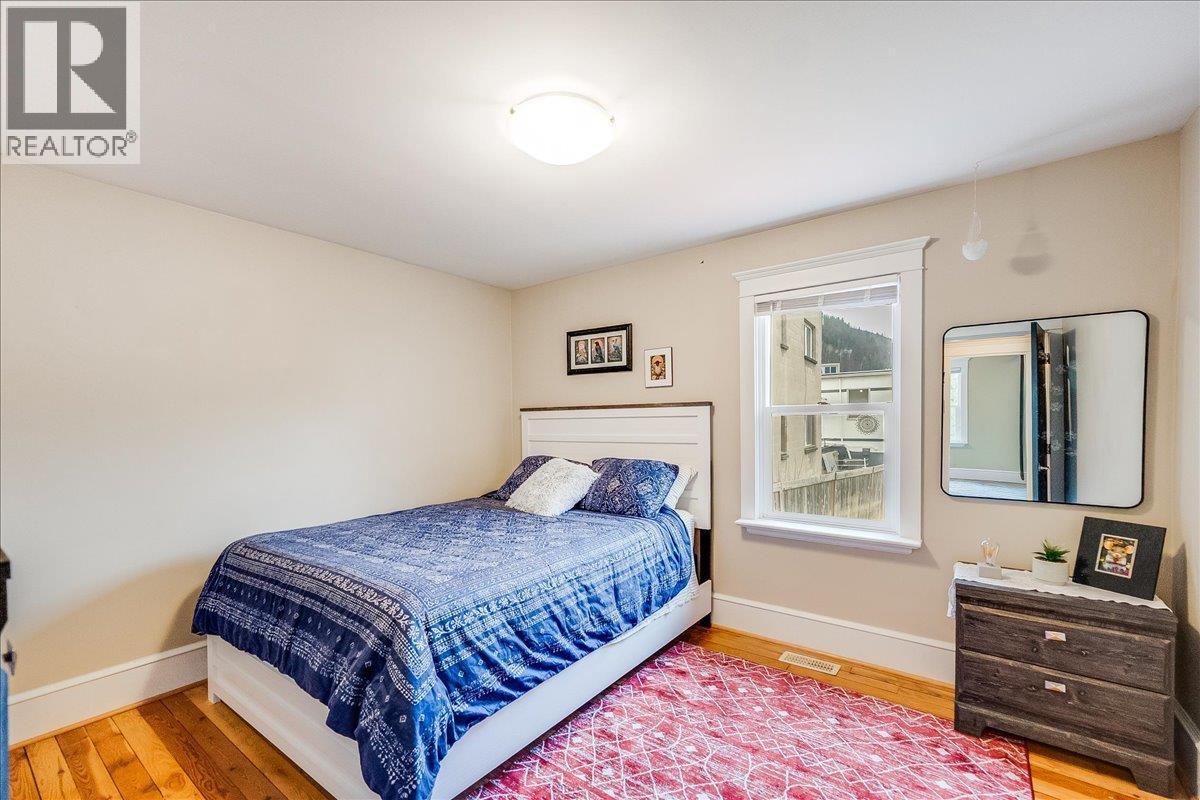 214 11Th Avenue, Castlegar, BC