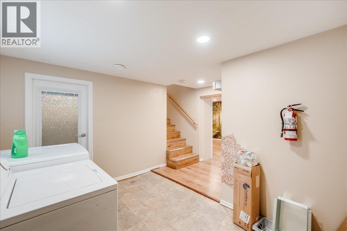 214 11Th Avenue, Castlegar, BC