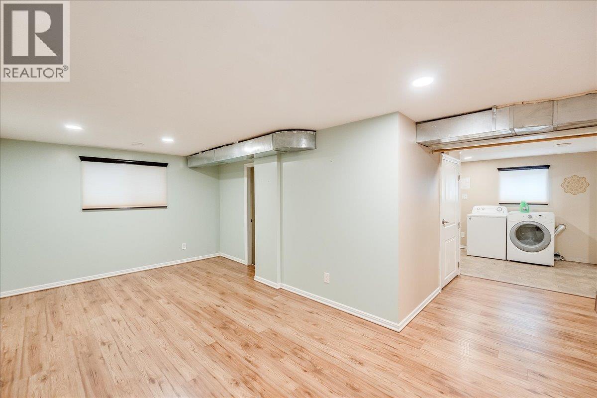 214 11Th Avenue, Castlegar, BC