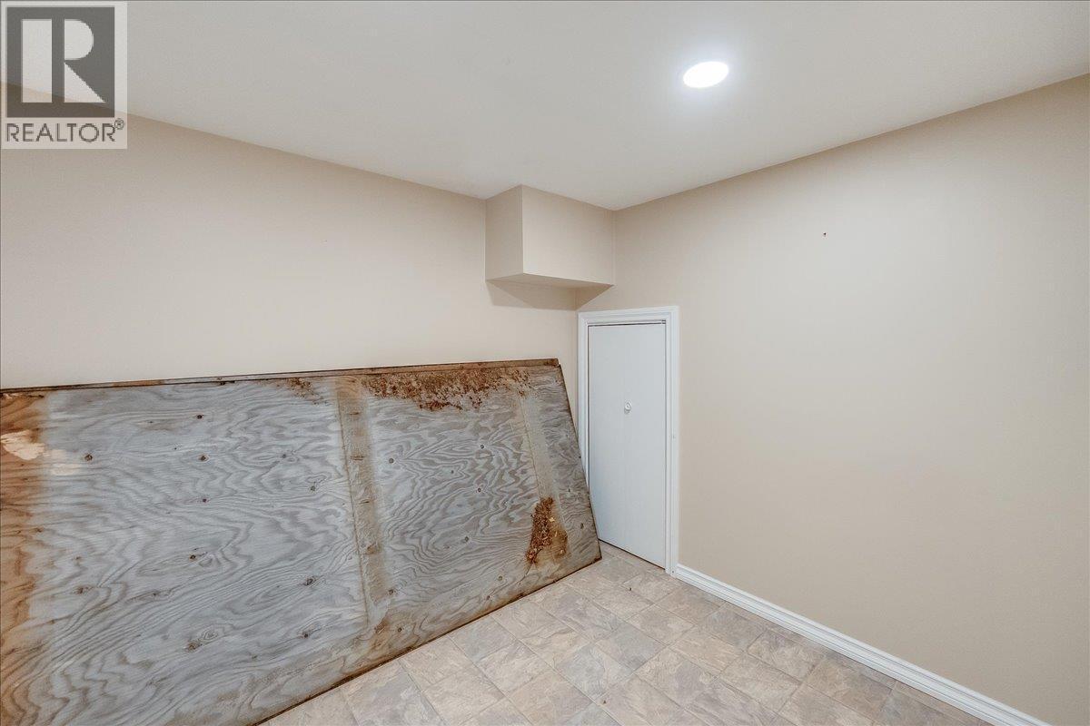 214 11Th Avenue, Castlegar, BC