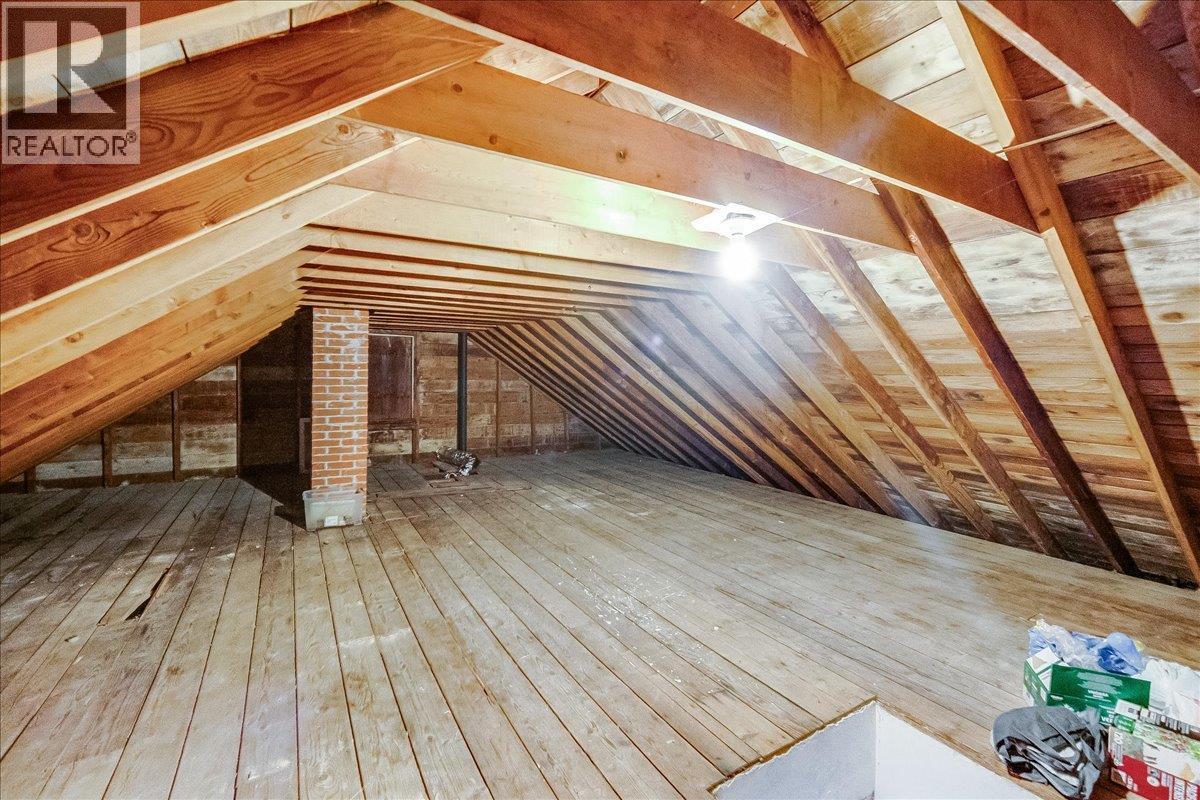 214 11Th Avenue, Castlegar, BC