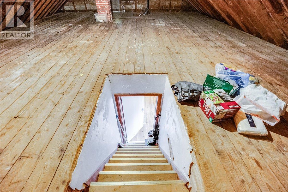 214 11Th Avenue, Castlegar, BC