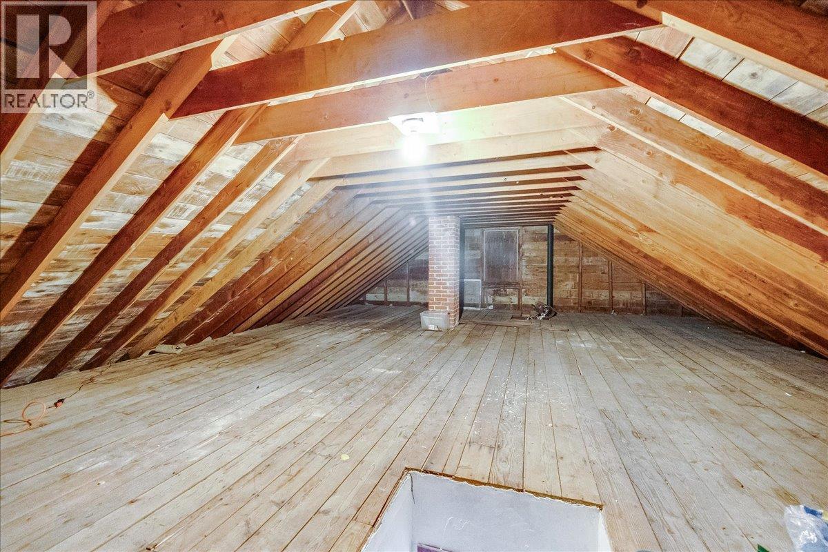 214 11Th Avenue, Castlegar, BC