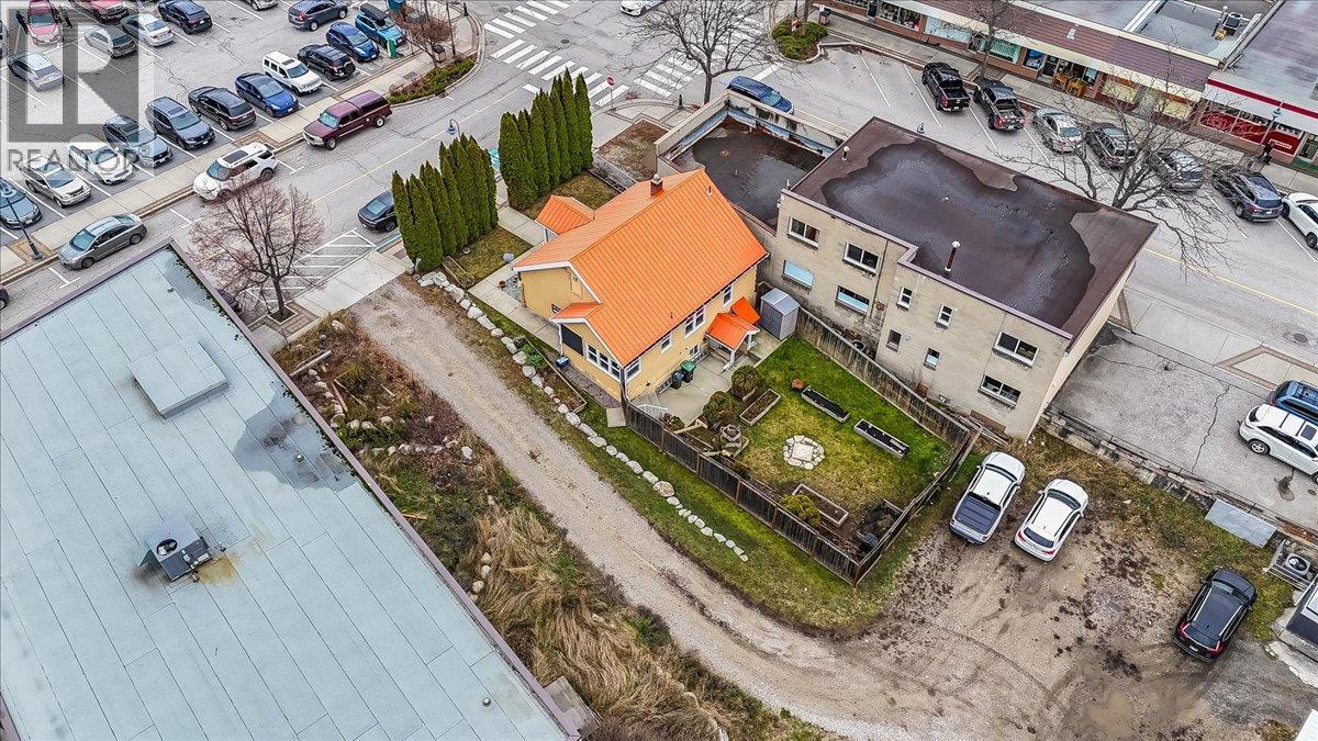 214 11Th Avenue, Castlegar, BC