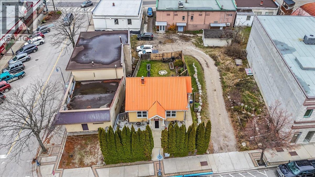 214 11Th Avenue, Castlegar, BC