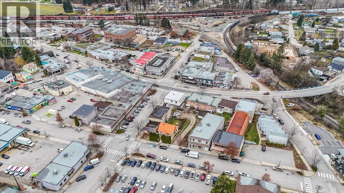 214 11Th Avenue, Castlegar, BC