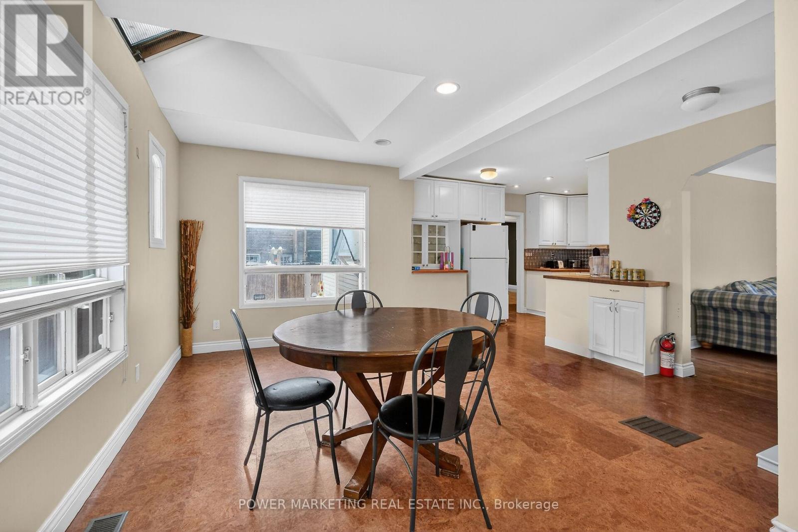 21 Perkins Street, Ottawa, ON - Indoor Photo Showing Dining Room