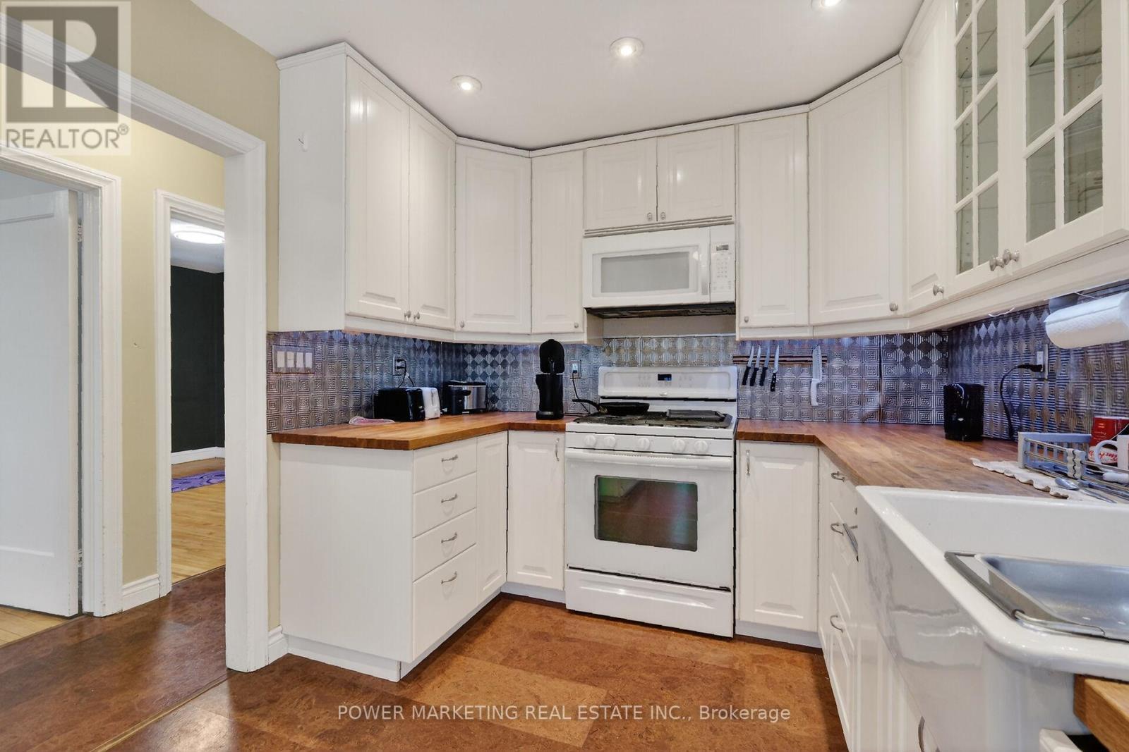 21 Perkins Street, Ottawa, ON - Indoor Photo Showing Kitchen