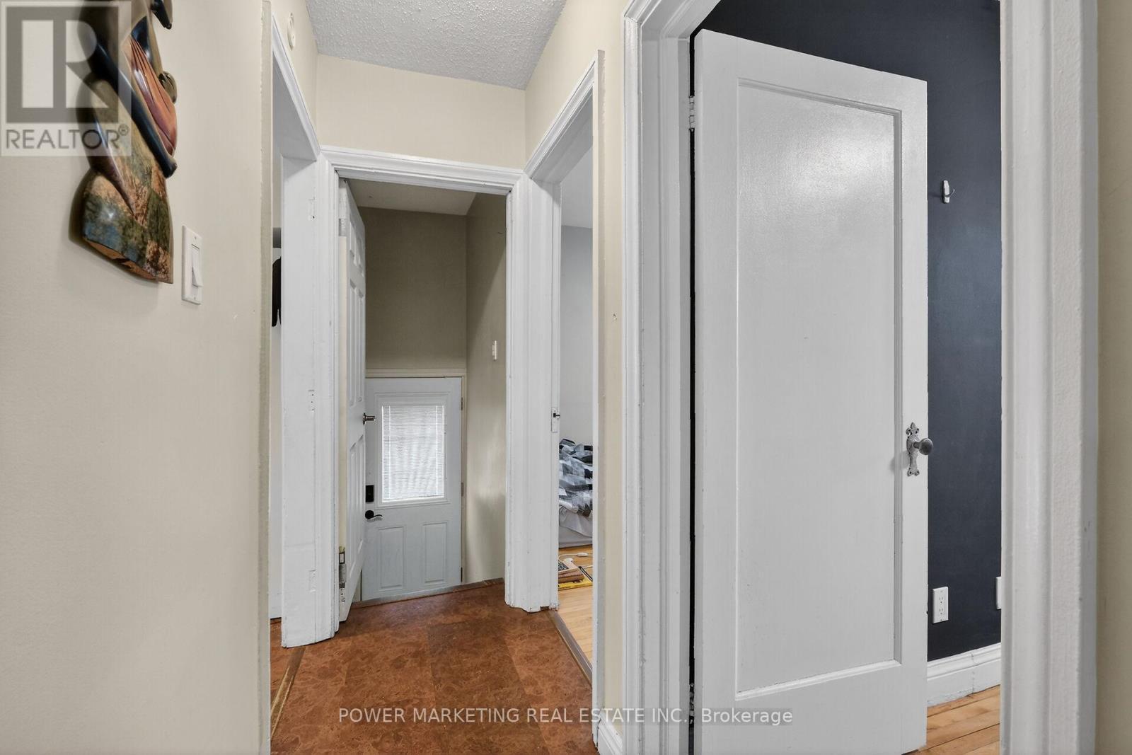 21 Perkins Street, Ottawa, ON - Indoor Photo Showing Other Room