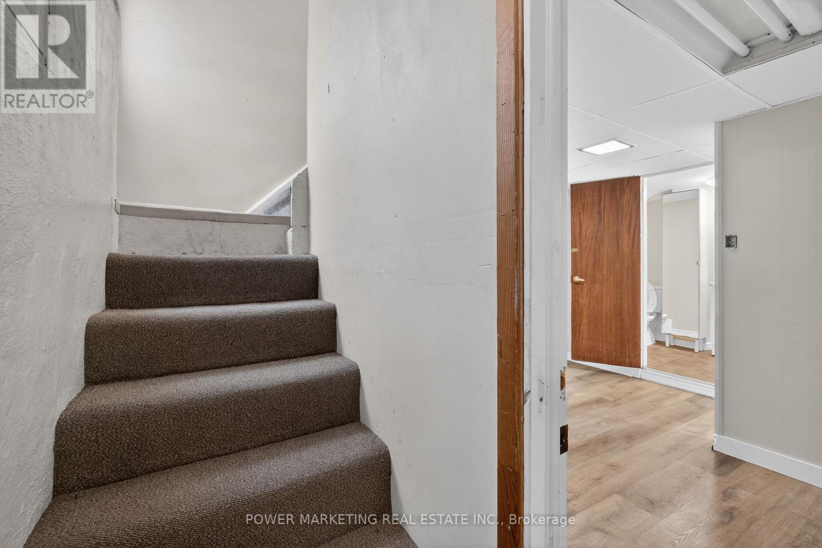 21 Perkins Street, Ottawa, ON - Indoor Photo Showing Other Room