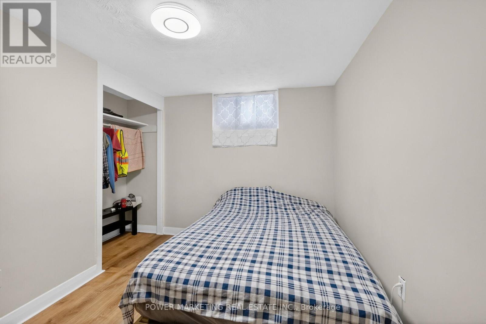 21 Perkins Street, Ottawa, ON - Indoor Photo Showing Bedroom
