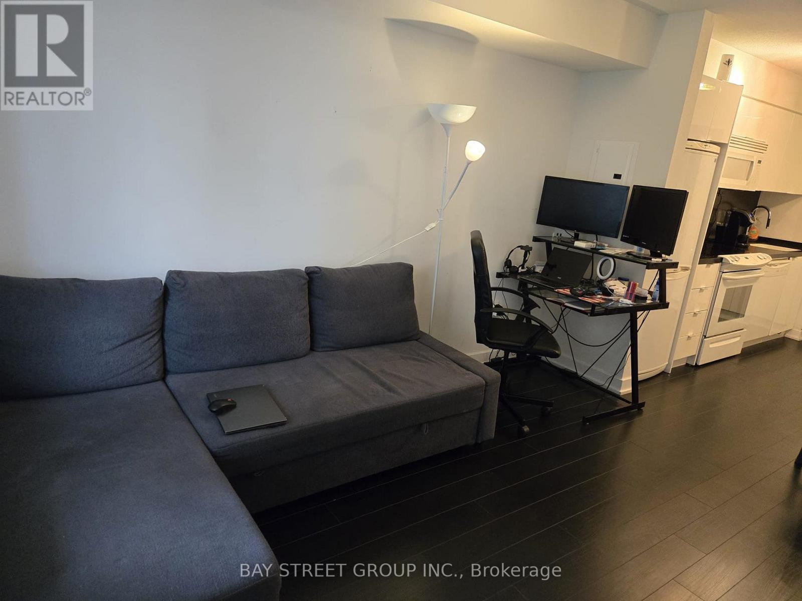 2011 - 15 Iceboat Terrace, Toronto, ON - Indoor